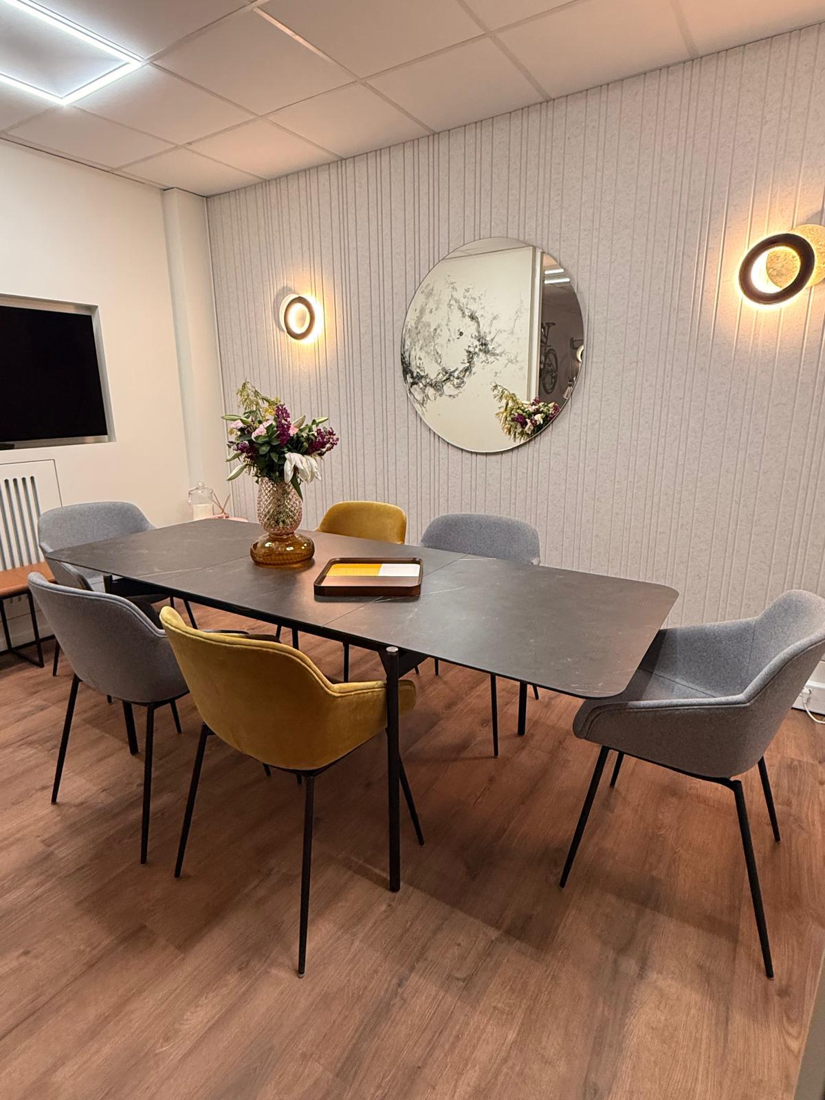 Showroom 2
